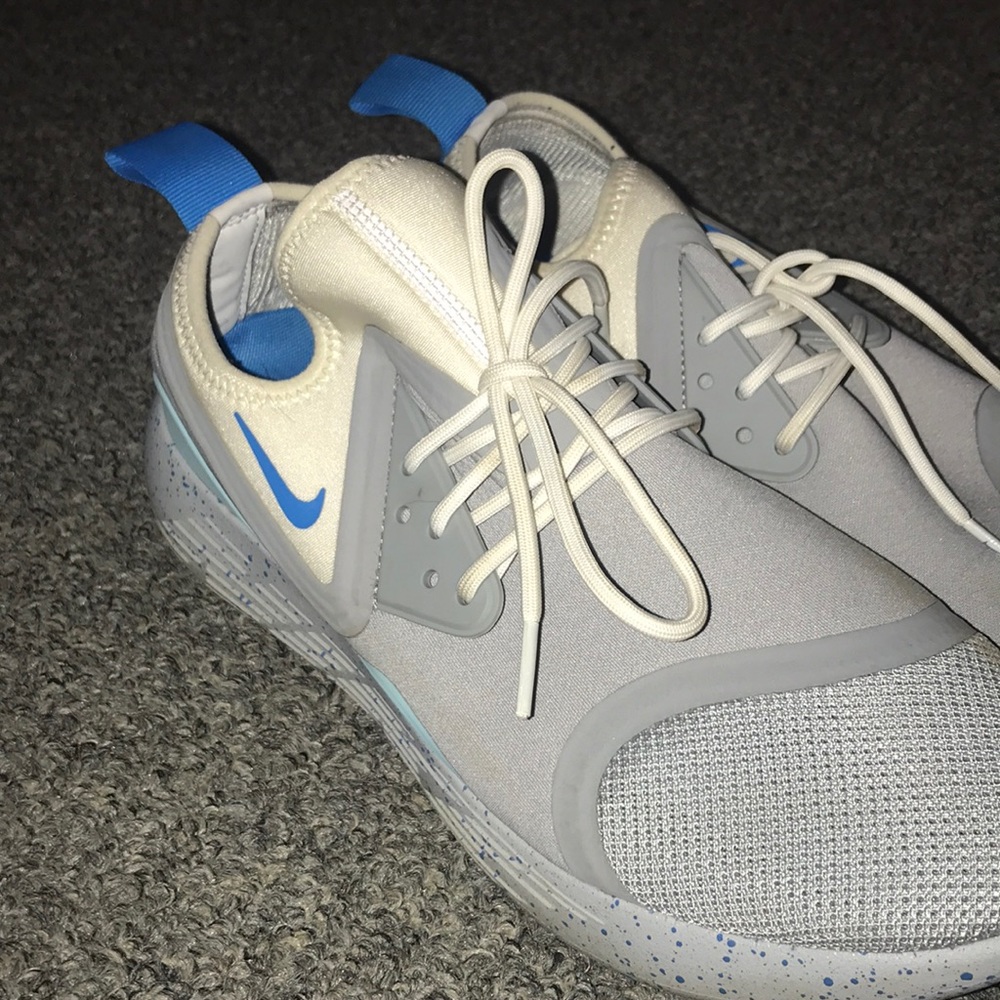 Mens Nike tennis shoes